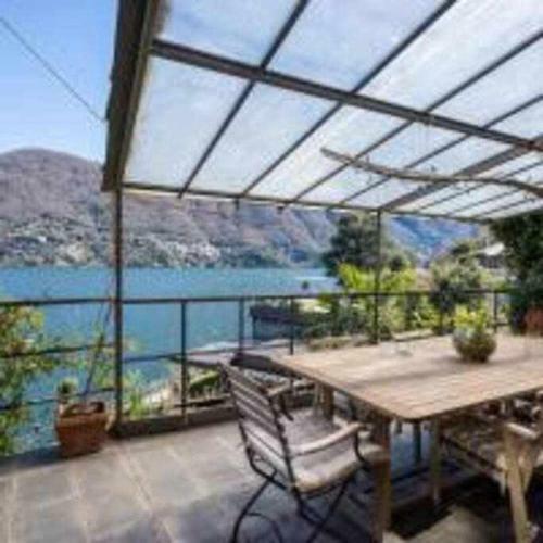 Villa Donati With Access To The Lake