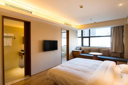 Ji Hotel Zhaojiabang Road