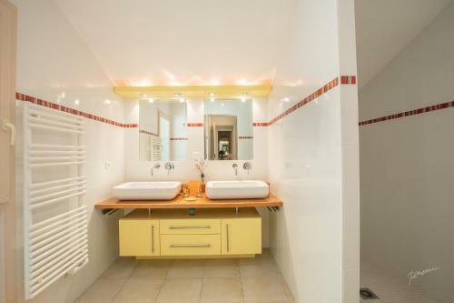 Chalet Biron - Piscine & Tennis - G�tes de Poubille