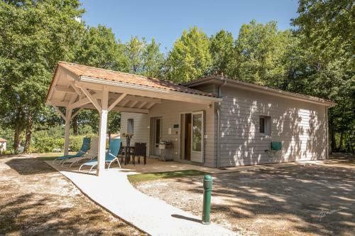 Chalet Biron - Piscine & Tennis - G�tes de Poubille