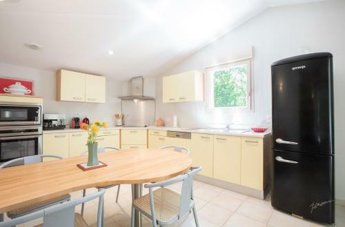 Chalet Biron - Piscine & Tennis - G�tes de Poubille