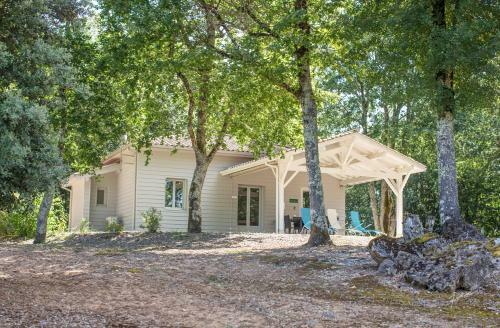 Chalet Biron - Piscine & Tennis - G�tes de Poubille