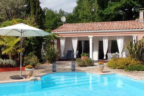 Hostal Sur La Route Des Ch�teaux Du M�doc