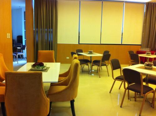 Aparthotel Bsa Twin Towers
