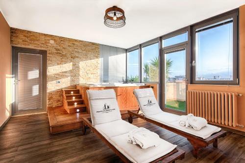 Hostal Penthouse Station Luxury Suites & Apts 2