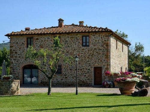Authentic Holiday Home In Bucine With Private Swimming Pool