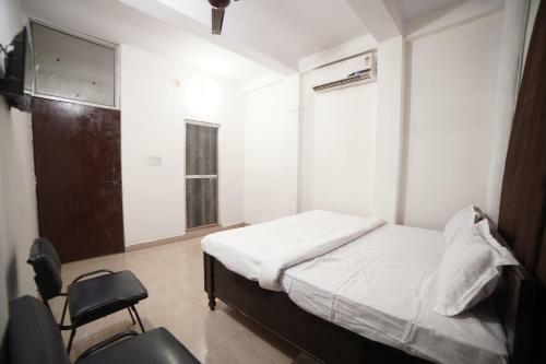 Oyo Flagship 83398 Hotel Relax Inn