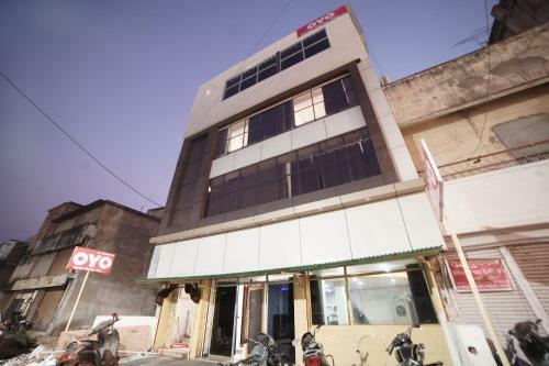 Oyo Flagship 83398 Hotel Relax Inn