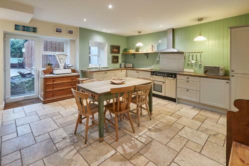Host & Stay - Church Cottage