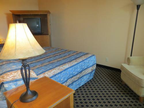 Hotel Athabasca Valley Inn & Suites