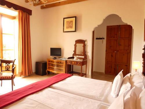 Aparthotel Can Estades