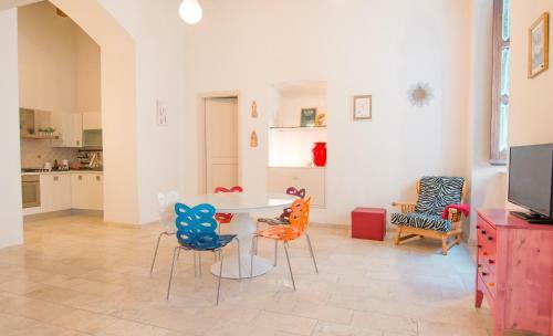 Modern Apartment In Historic Building