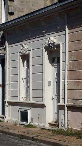 Tr�s Belle �choppe Typique Et Atypique De Bordeaux