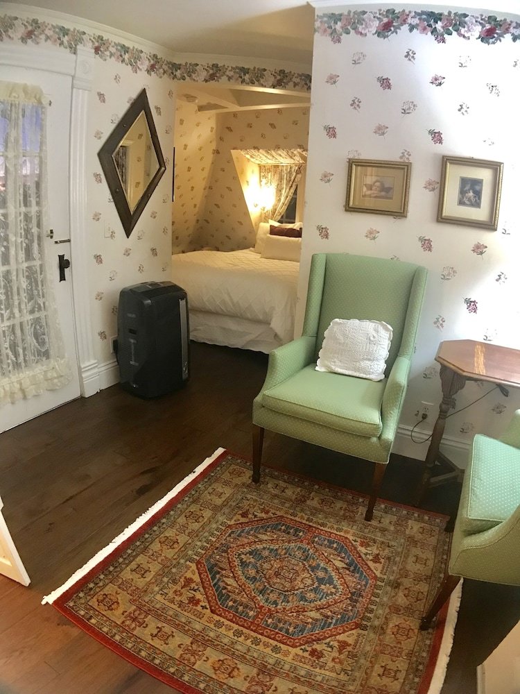 Bed & Breakfast Bath Street Inn