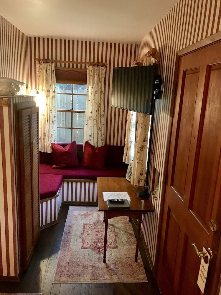 Bed & Breakfast Bath Street Inn