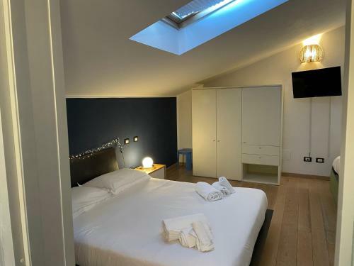 Hostal Splendida Camera Familiare Con Lucernario A 150 Mt Dal Mare