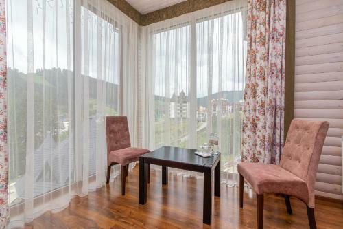 Hotel Pid Strihoju
