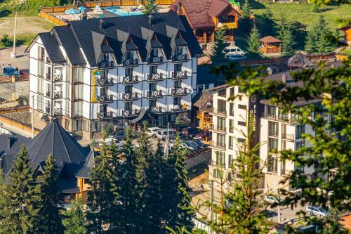 Hotel Pid Strihoju