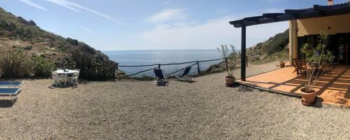 Isola D'elba Come In Barca, A Un Tuffo Dal Mare