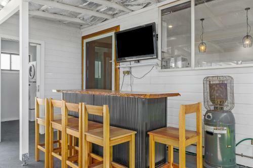 The Ultimate Beach House / Swansea