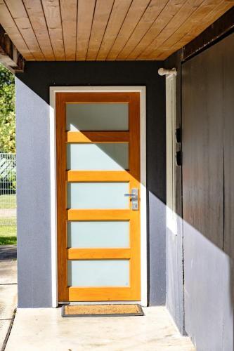 Ultimate Coastal Boaties Escape/lemon Tree Passage