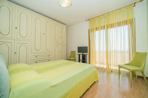 Impeccable 3-bed Apartment In Capoliveri