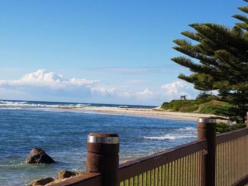 Stylish 1 Bedroom Apartment - Oaks Waterfront Resort