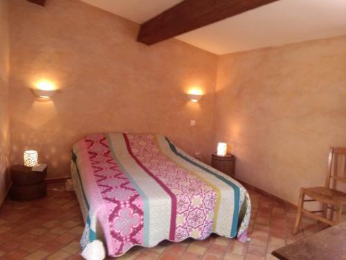 La Maison Derri�re La Fontaine