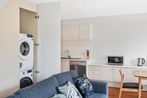 Apartamento Light-filled Coastal Living - Walk Everywhere