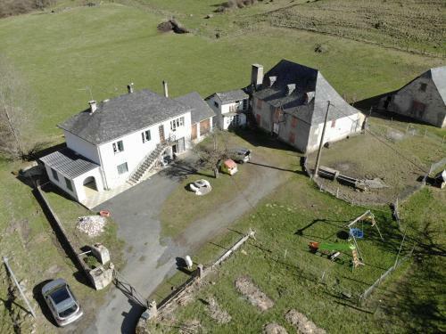 Aux D'estaing Crois�s, G�te De Montagne Accessible � Tous