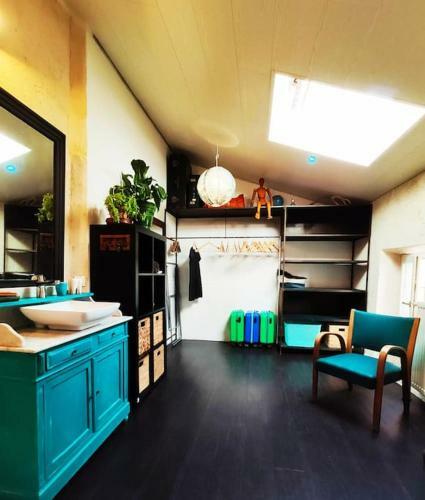 Grande Maison De Vill(age)e Avec Jardin Cach�
