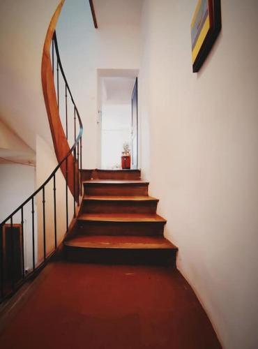 Grande Maison De Vill(age)e Avec Jardin Cach�