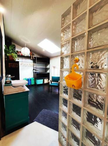 Grande Maison De Vill(age)e Avec Jardin Cach�