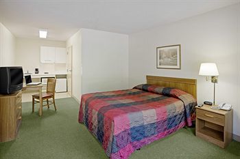 Hotel Crossland Economy Studios - Denver - Thornton