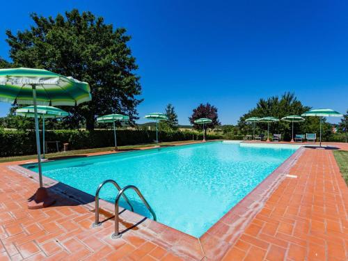 Attractive Apartment In Casole D'elsa With Swimming Pool