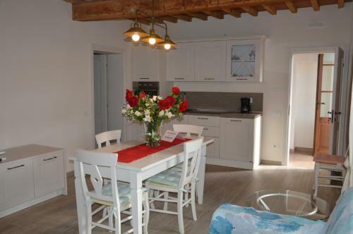 Apartamento Le Bozze "casa Olivo"con Piscina, Wi-fi