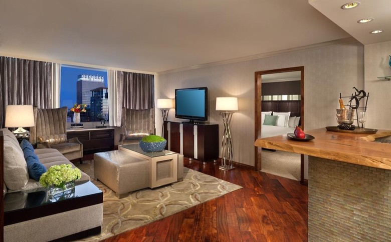 Luxe City Center Hotel
