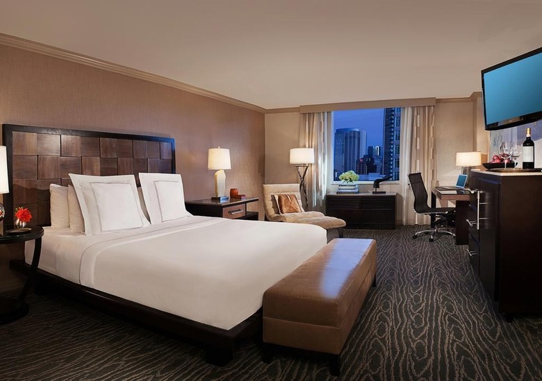 Luxe City Center Hotel