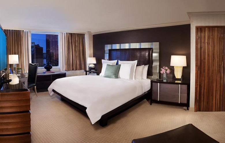 Luxe City Center Hotel