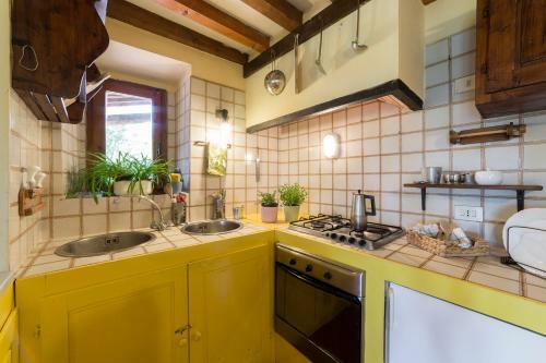 Casa Degli Ulivi - Cottage With Swimming Pool