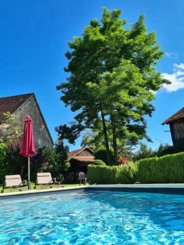 Hostal Ferme De Tayac - Charme Avec Pool