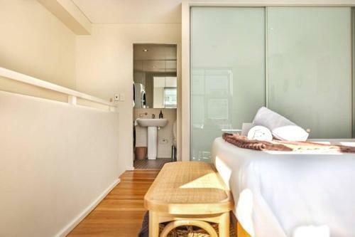 Apartamento Sun-filled Loft With Balcony 1 Street From Beach