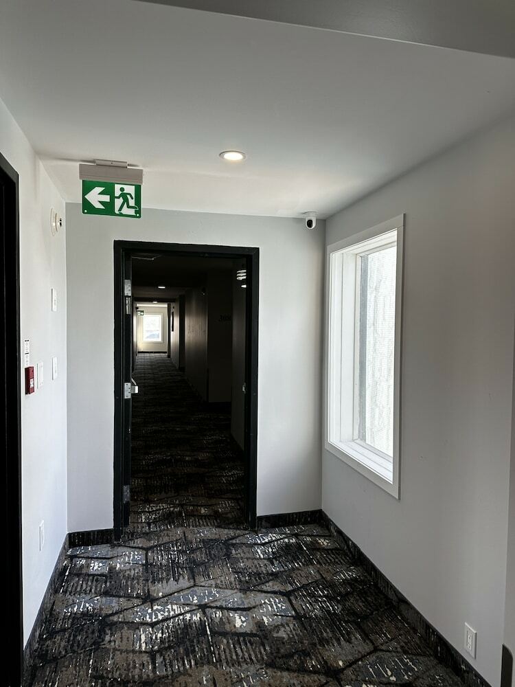 Chateau Regina Hotel And Suites
