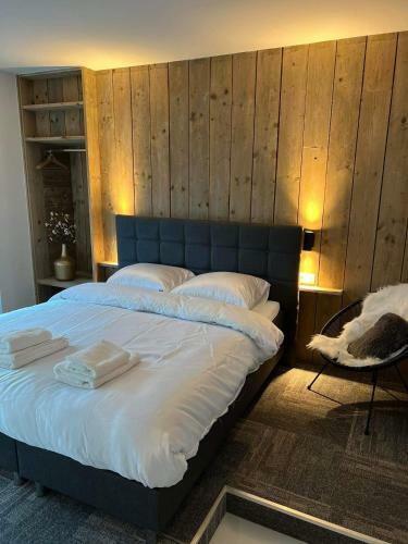 Bed & Breakfast Grote Kamer In Brugge Centrum Met Badkamer !