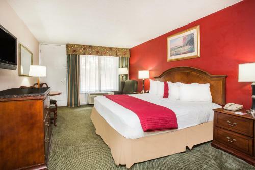 Hotel Ramada Inn And Conference Center