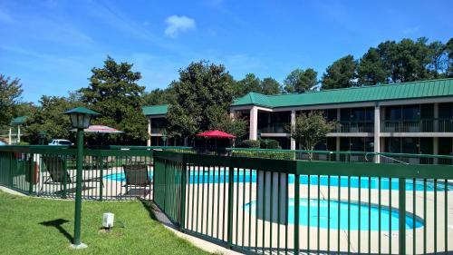 Hotel Ramada Inn And Conference Center