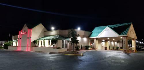 Hotel Ramada Inn And Conference Center