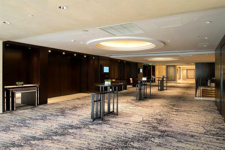 New World Shanghai Hotel