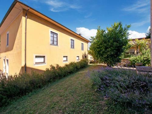 Sprawling Holiday Home In Sarteano With Swimming Pool