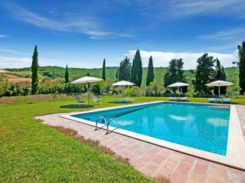 Sprawling Holiday Home In Sarteano With Swimming Pool